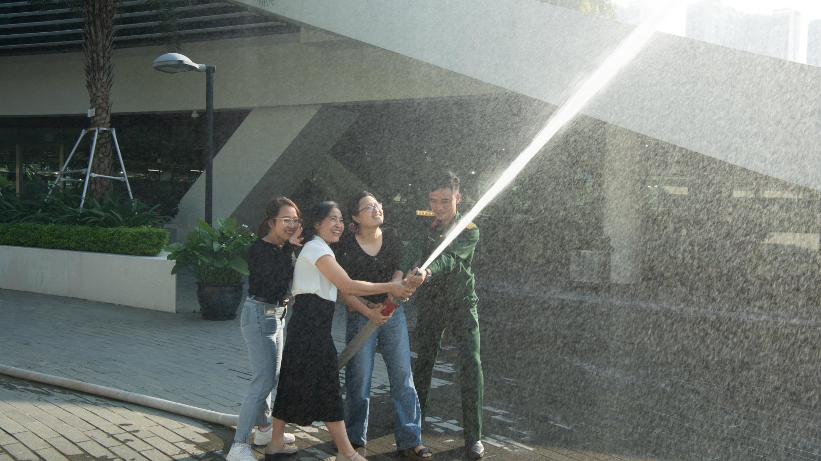 CBNV được kiểm tra khả năng ứng phó trong tình huống hỏa hoạn