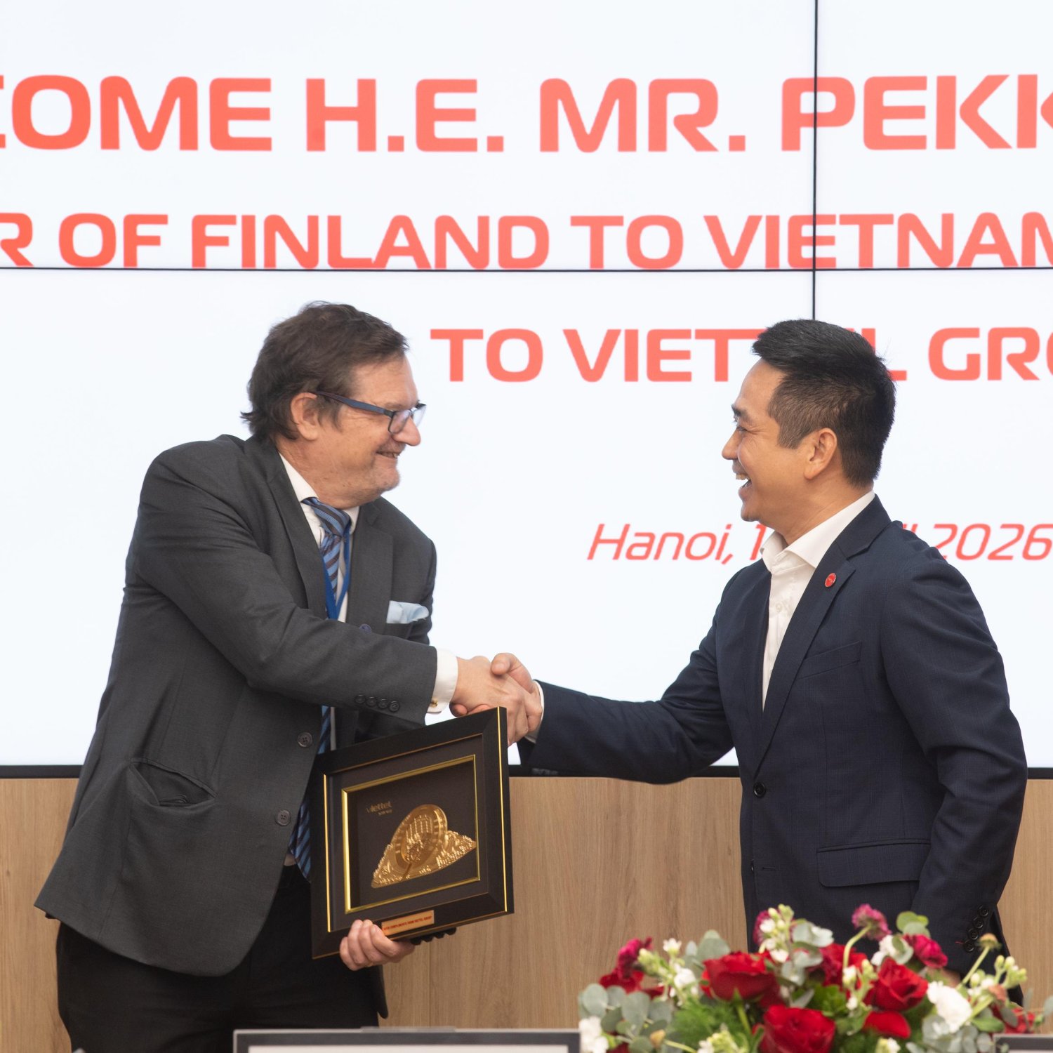 Viettel tìm hiểu cơ hội hợp tác vệ tinh quan sát Trái Đất cùng đối tác Phần Lan