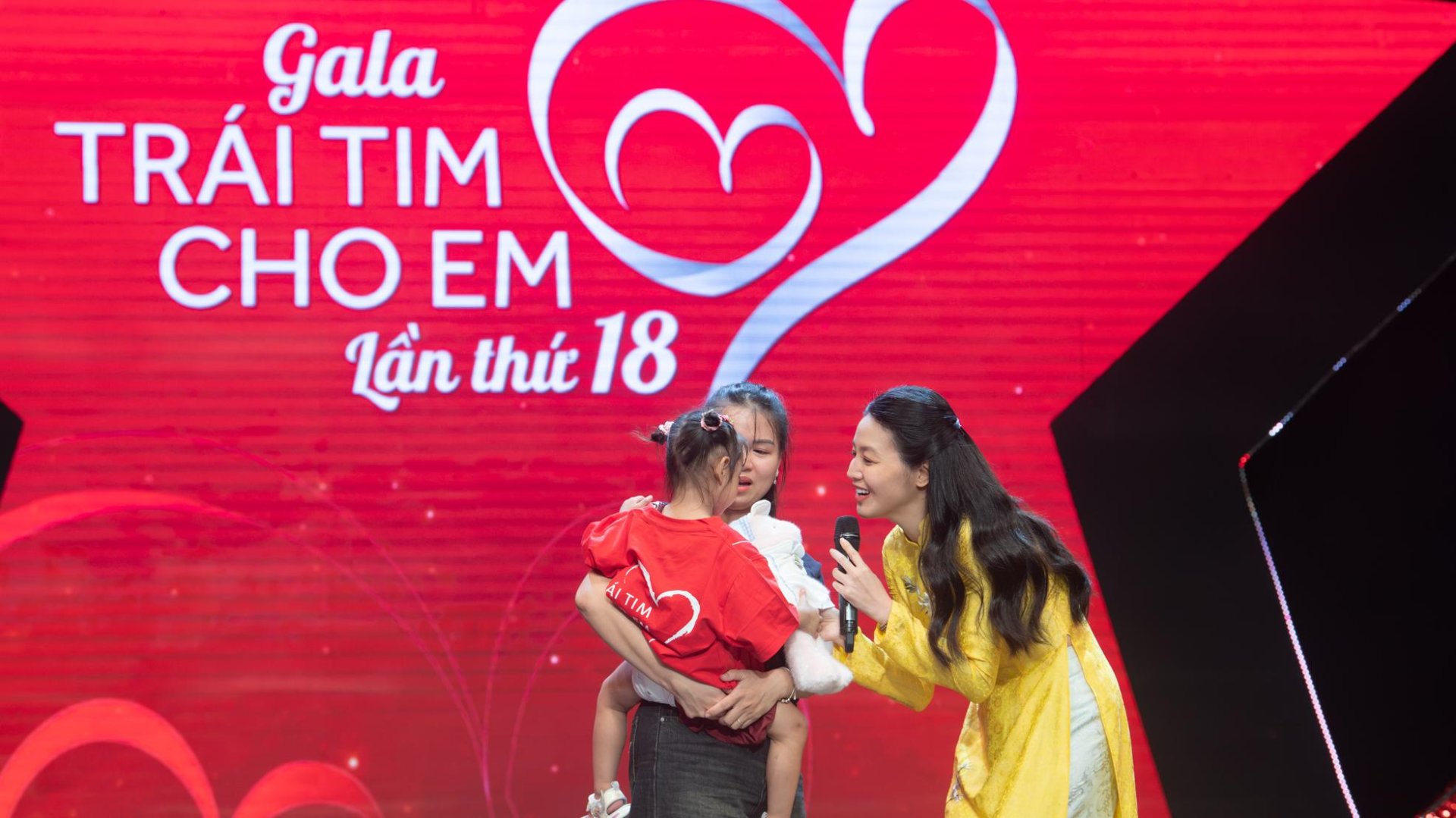Gala 'Trái tim cho em' 2026 ghi dấu hành trình 18 năm thắp sáng ngàn ước mơ