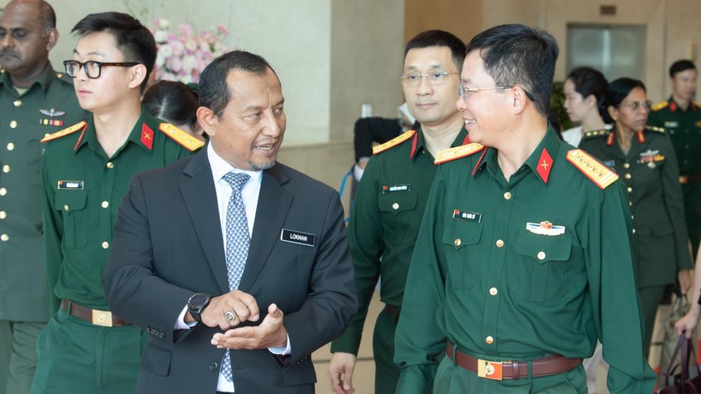 Viettel trao đổi cơ hội hợp tác công nghiệp công nghệ cao với Malaysia