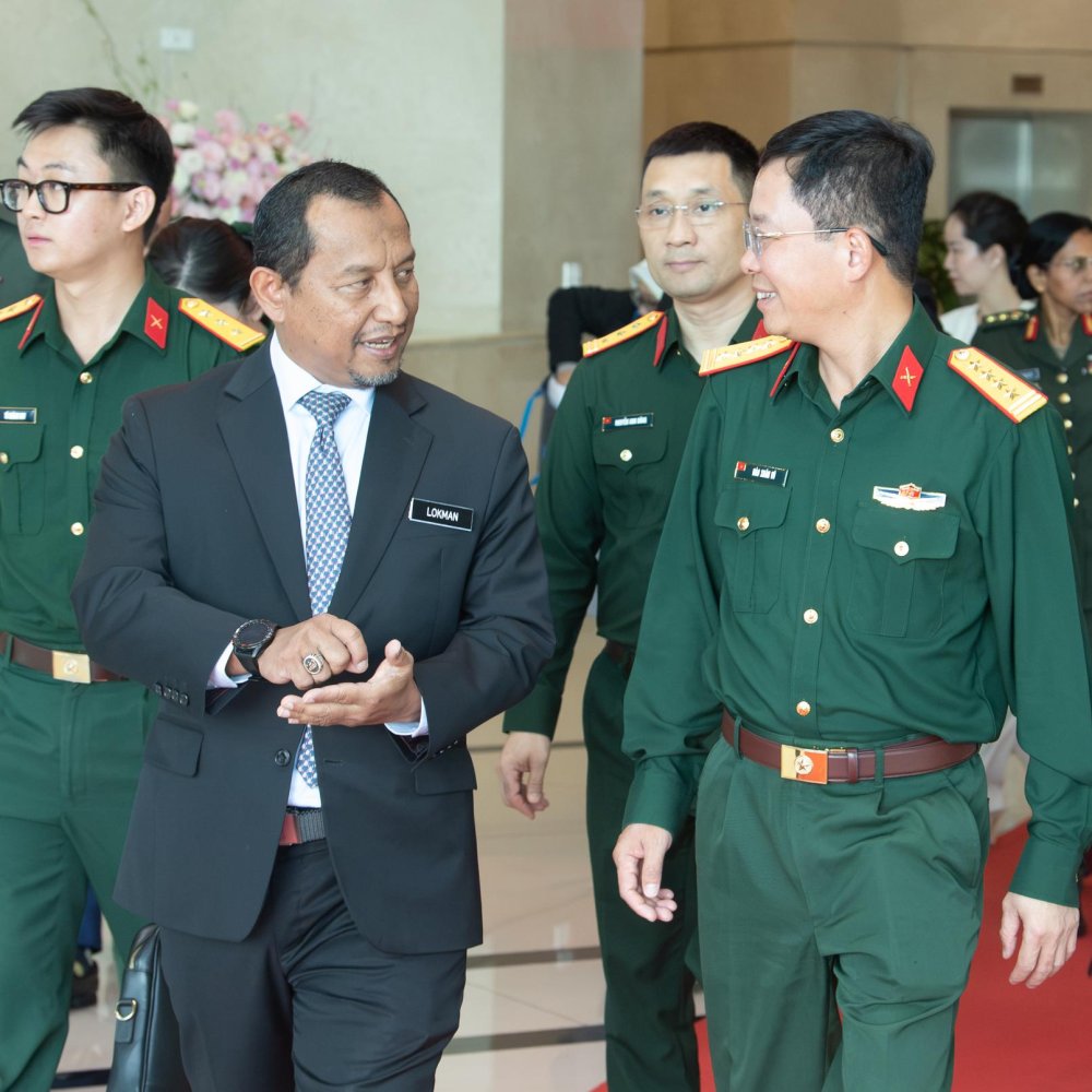 Viettel trao đổi cơ hội hợp tác công nghiệp công nghệ cao với Malaysia