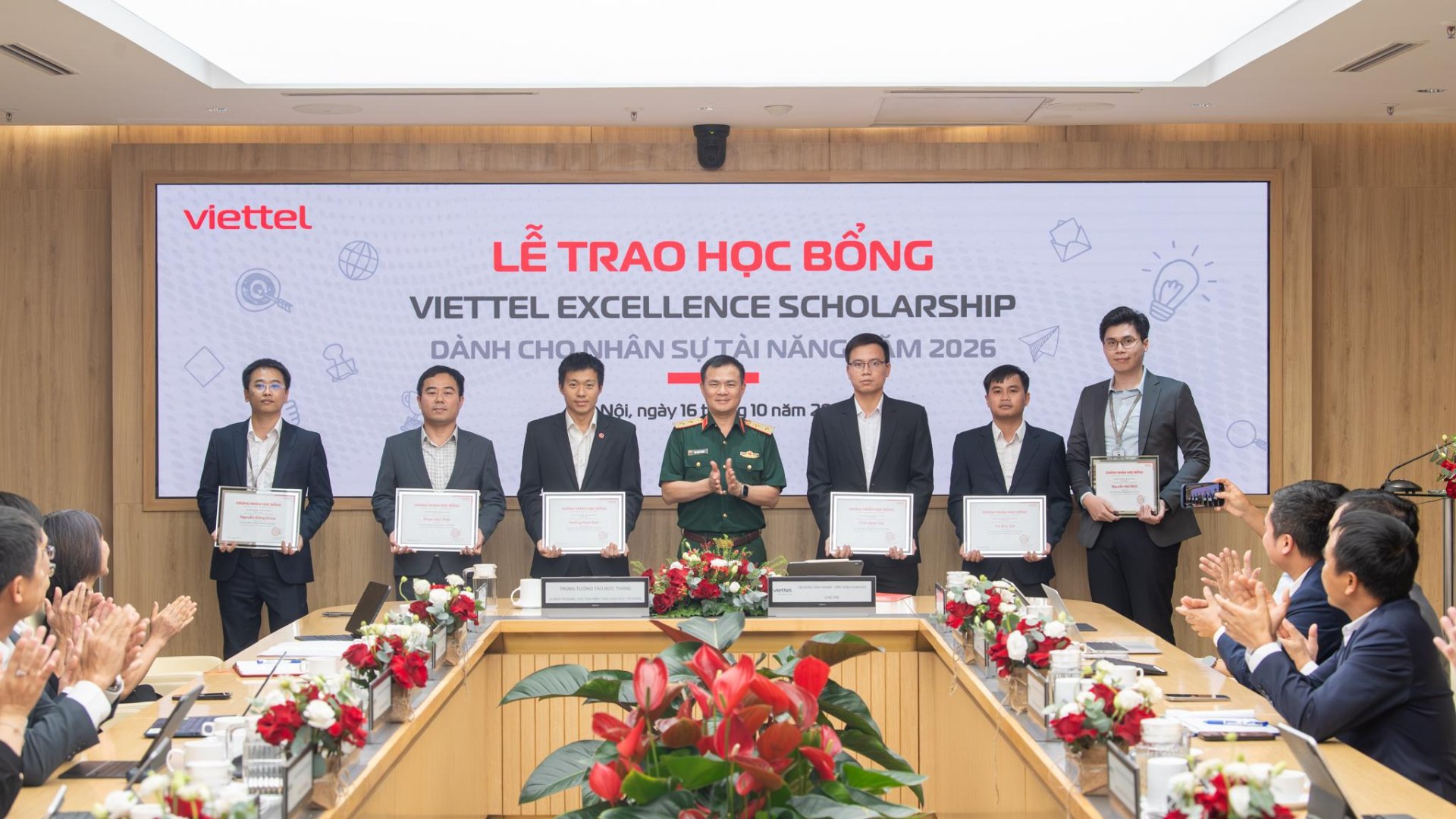 68 nhân sự Viettel sẵn sàng mang tri thức mới giúp giải những bài toán khó
