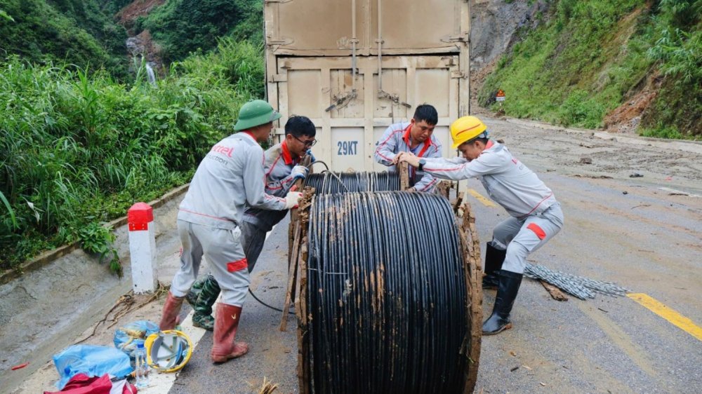 Giữ vững mạch thông tin giữa lũ Lai Châu