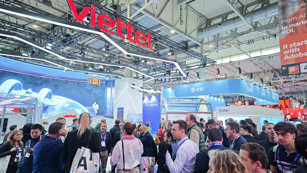 Gian hàng Viettel tại MWC26 đông đúc, lượng khách gấp đôi trung bình các năm