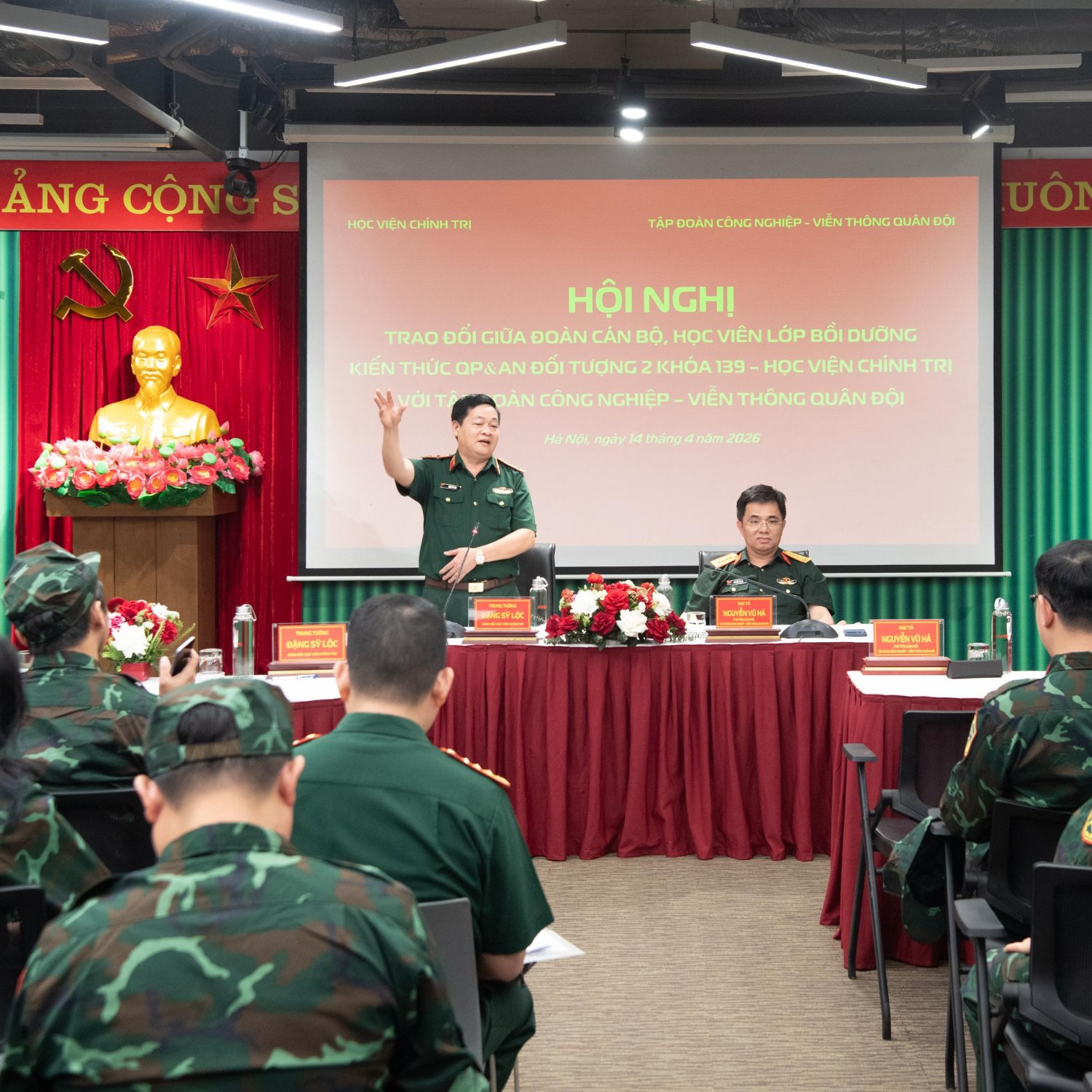 Lớp Bồi dưỡng kiến thức quốc phòng tìm hiểu công nghệ chiến lược Viettel