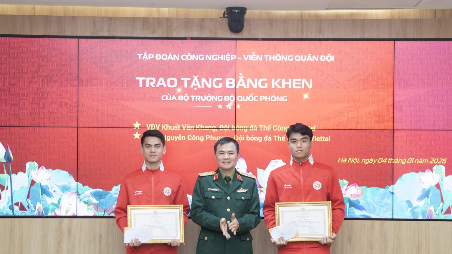 Tập đoàn biểu dương hai cầu thủ Thể công - Viettel thi đấu tại U23 châu Á