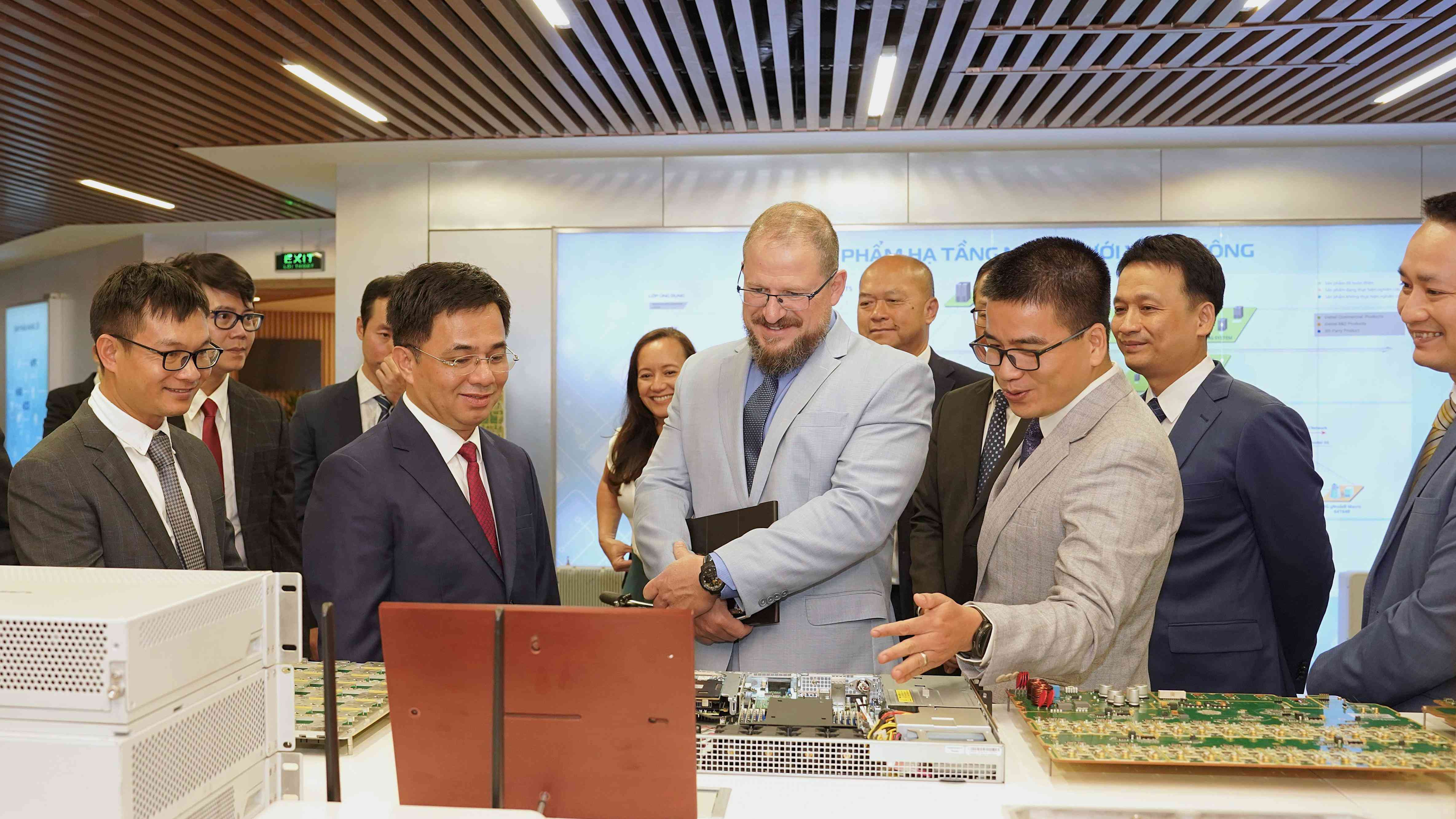 Năng lực R&D của Viettel chinh phục CEO Qualcomm