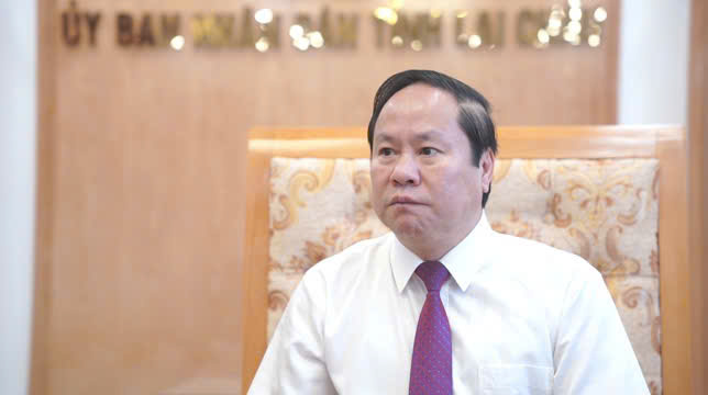 Anh 3 - Pho chu tich tinh Lai Chau nhan manh su ho tro nhiet tinh tu Viettel giup Lai Chau chuyen doi so manh me.