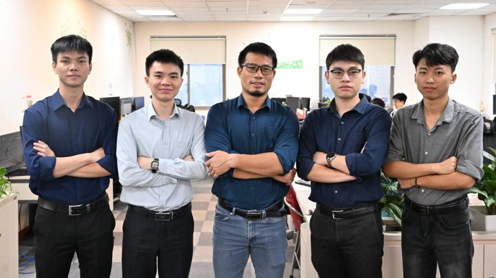 Tự 'đánh' chính mình để dựng lá chắn thép cho mạng lưới Viettel