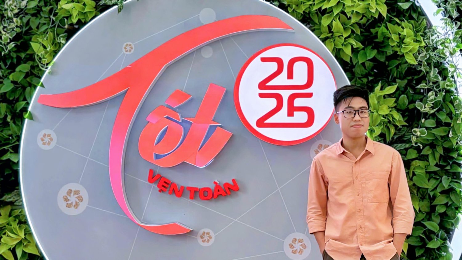 Kỹ sư mạng lưới trẻ 'nhường vé' ăn Tết cho đồng nghiệp ở xa