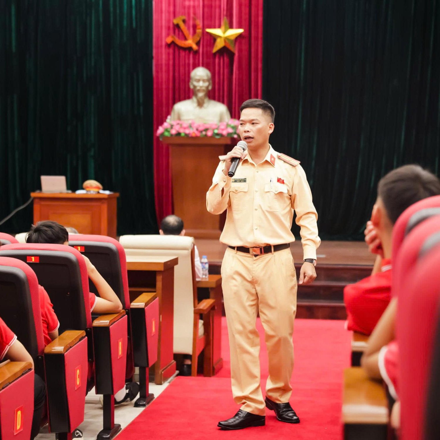 Thể Công - Viettel trang bị 'lá chắn pháp luật' cho cầu thủ trẻ