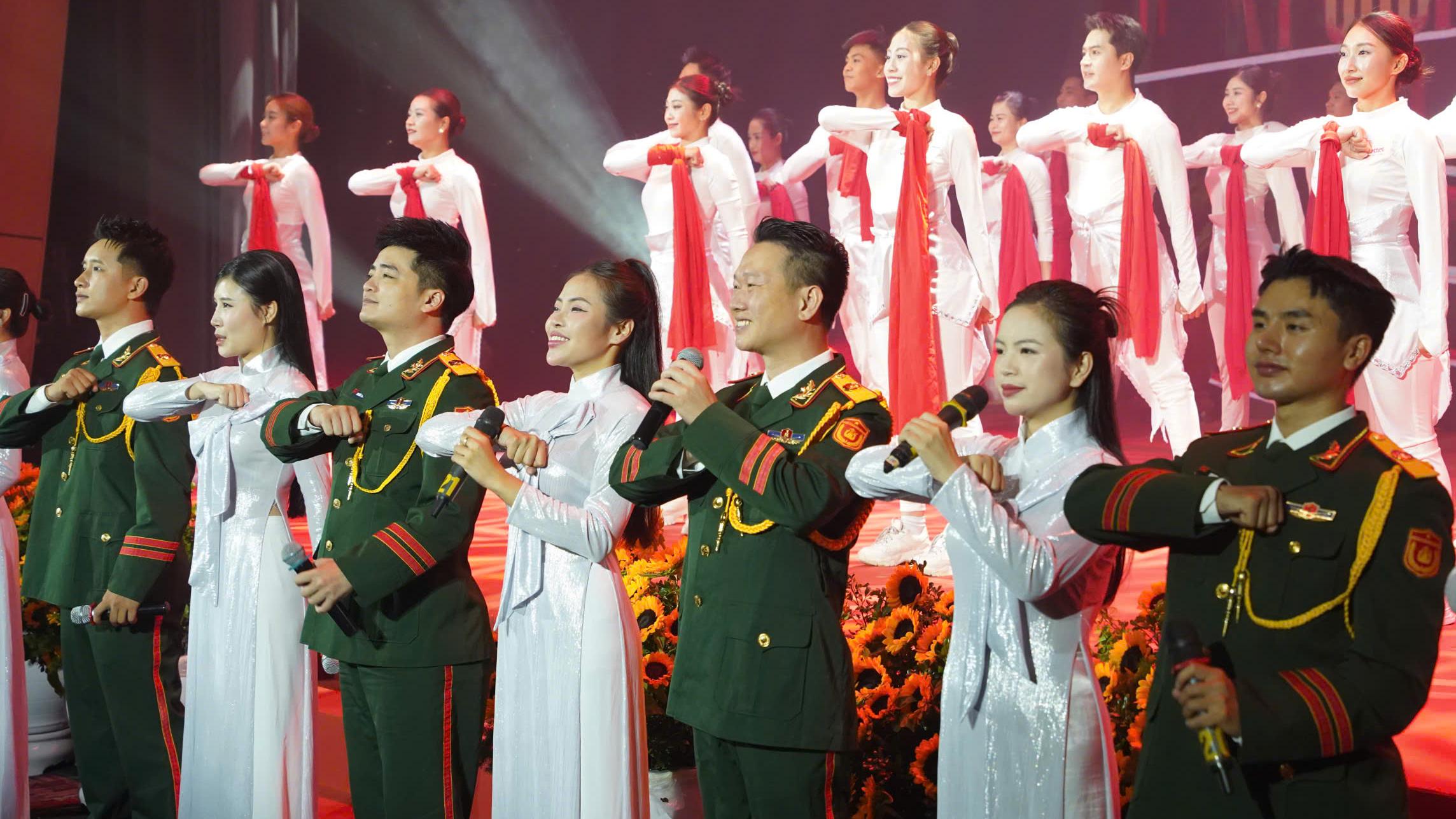 Người Viettel chờ đón chương trình nghệ thuật đặc biệt 'Dưới cờ vinh quang'