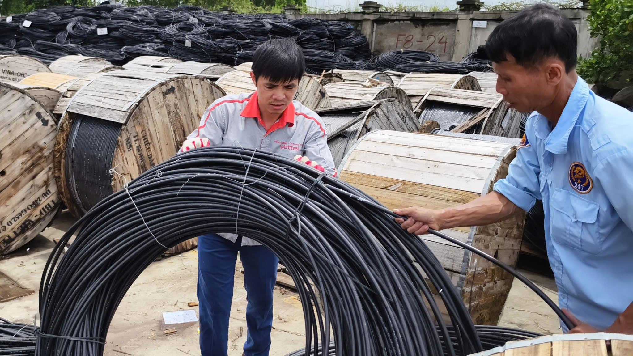 Bám sát tình hình, ứng phó quyết liệt bão số 5 theo phương châm '4 tại chỗ'