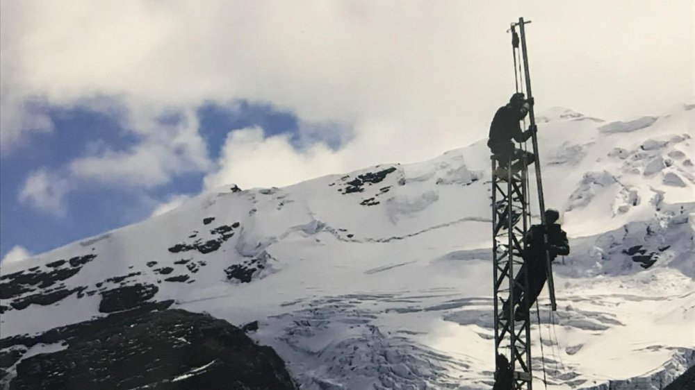 'Cả ngày vui và buồn nhất của cuộc đời, tôi đều không có mặt…'