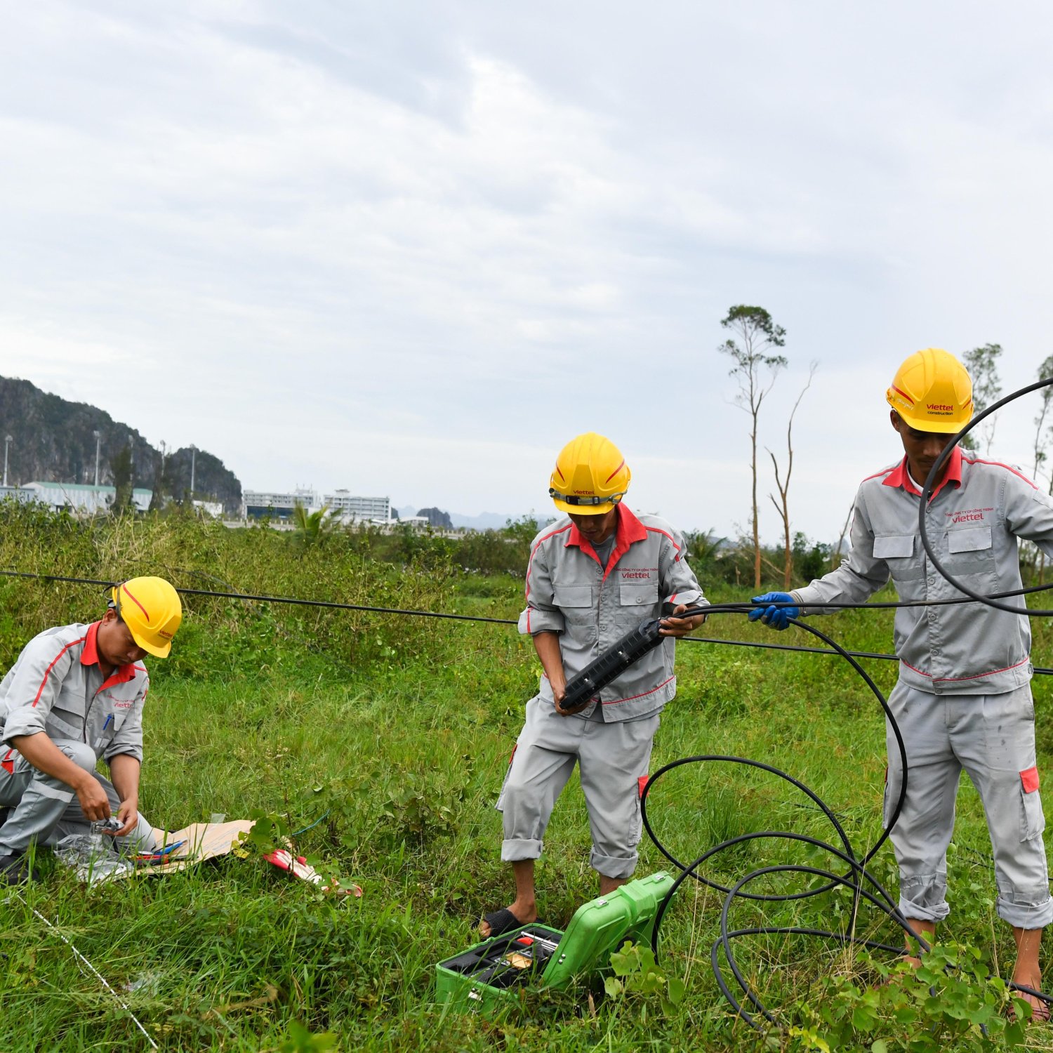 Vượt qua nghịch lý nơi tuyến đầu