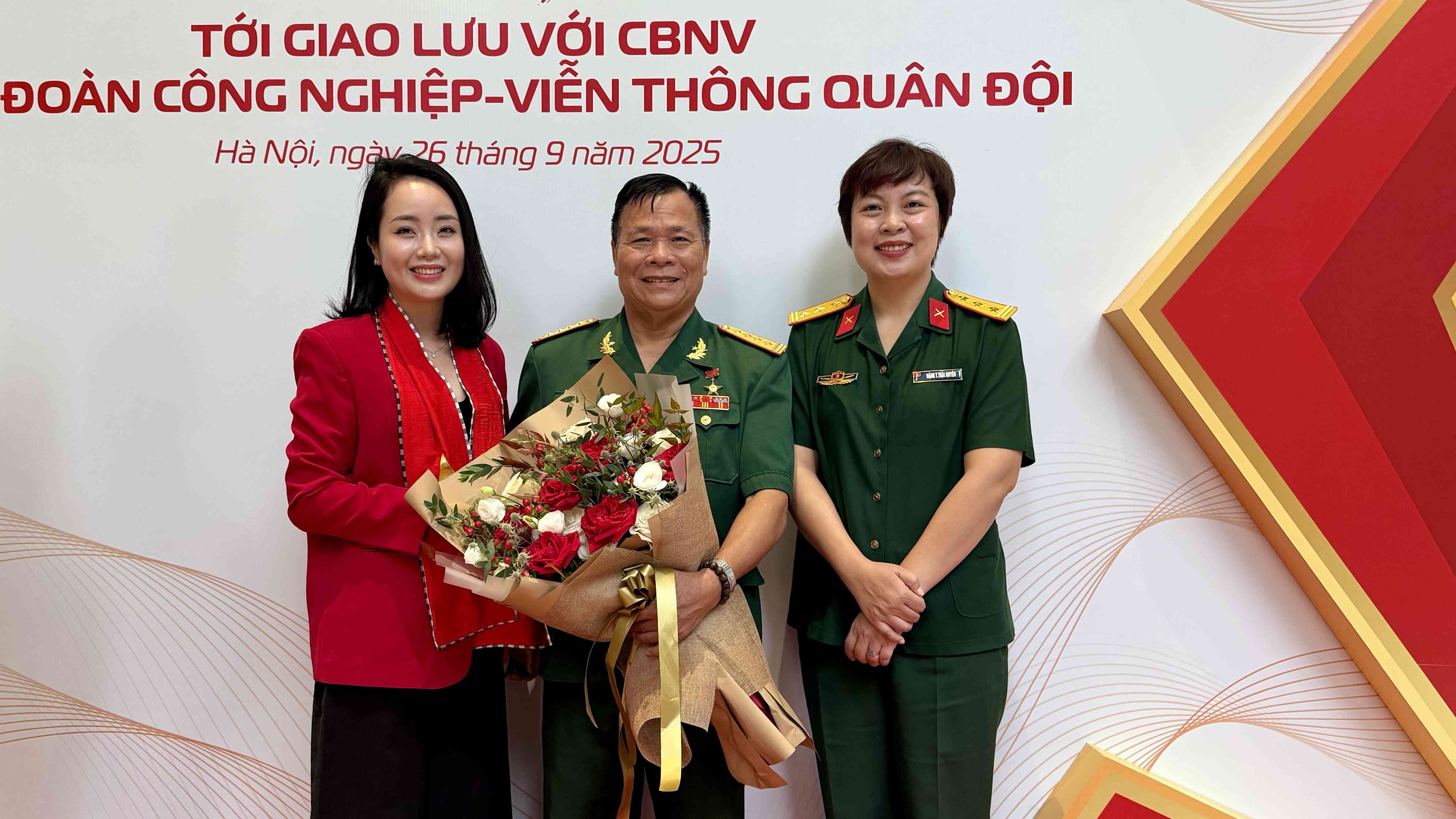 Anh hùng bảo vệ Thành cổ Quảng Trị: 'CBCNV Viettel có quyền tự hào về Viettel'