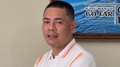 Xanh cỏ hay đỏ ngực?