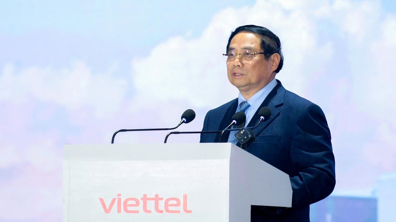 Thủ tướng chỉ rõ 5 ý nghĩa quan trọng khi Viettel khởi công nhà máy chip bán dẫn