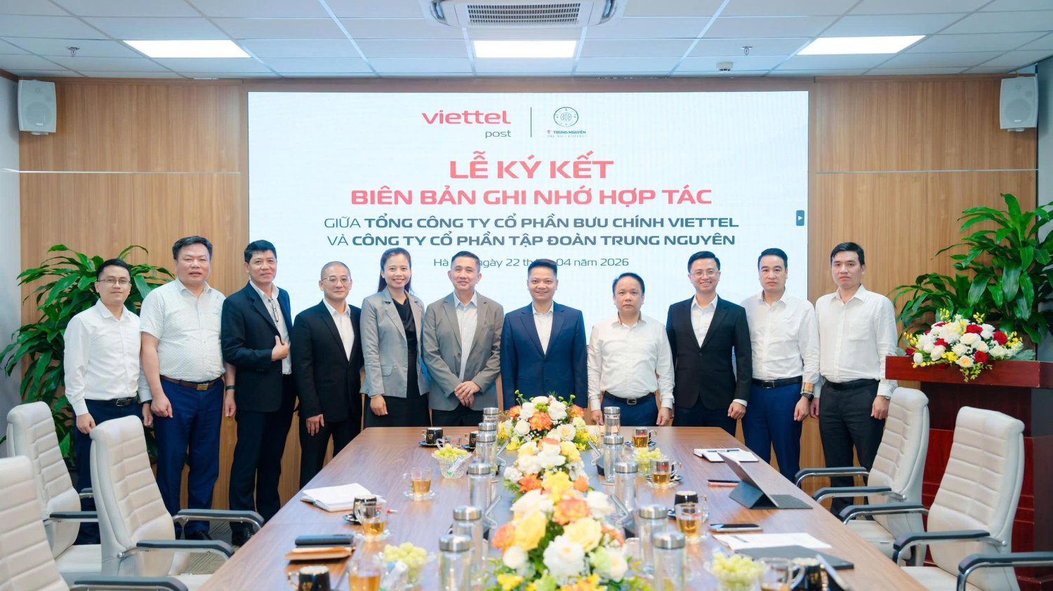 Viettel Post đồng hành cùng cà phê Trung Nguyên trên hành trình vươn ra thế giới