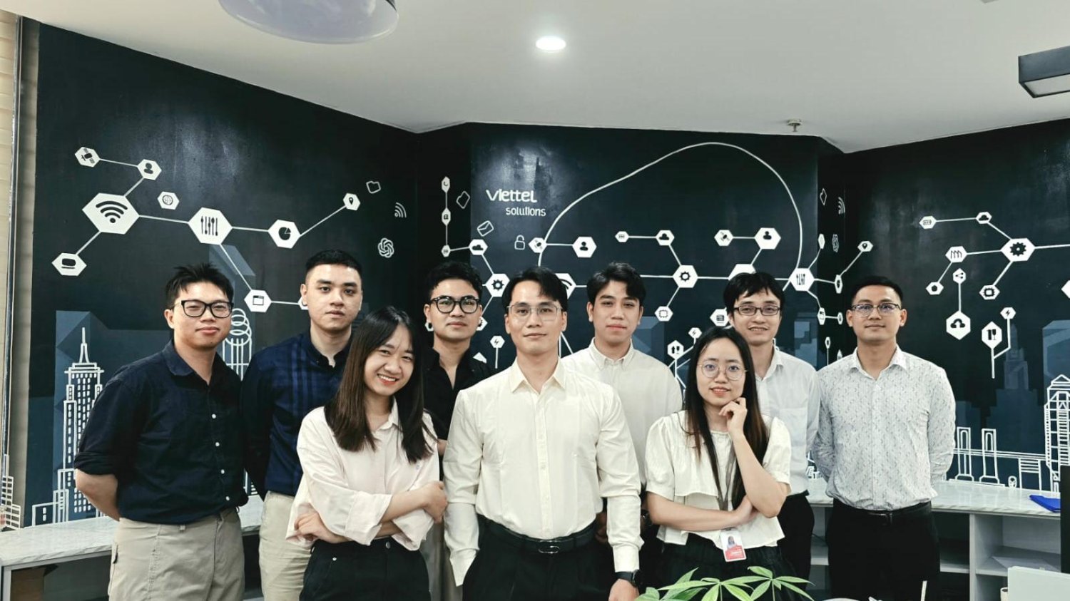 Nhóm kỹ sư trẻ đưa dữ liệu 'lên mây' để chạm tới tài nguyên sâu trong lòng đất