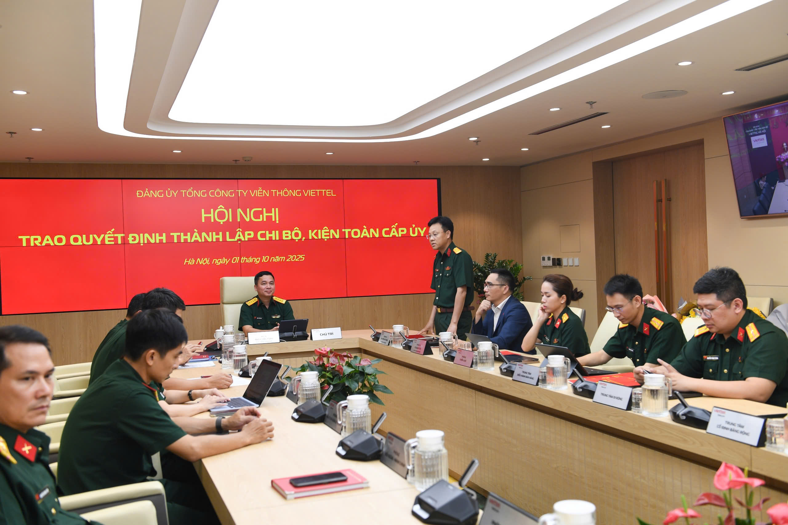 QĐ kien toan ĐU 1