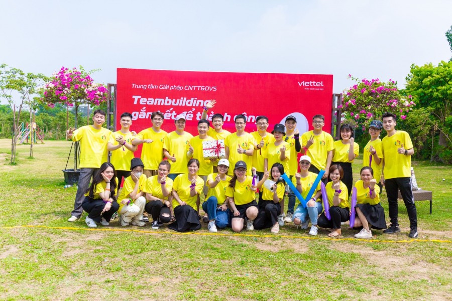 Hình ảnh Team Building của trung tâm