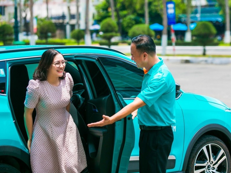 Người Viettel được giảm 25% cước taxi Xanh - taxi điện đầu tiên tại Việt Nam