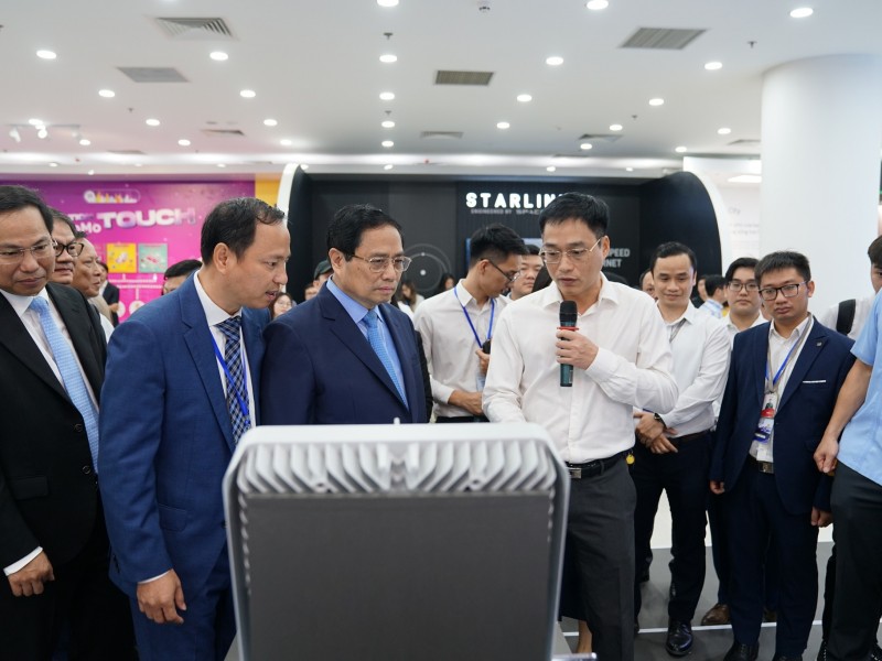 VIETTEL CÔNG BỐ CHIP 5G VÀ TRỢ LÝ ẢO AI TẠI TRIỂN LÃM QUỐC TẾ ĐỔI MỚI SÁNG TẠO VIỆT NAM 2023