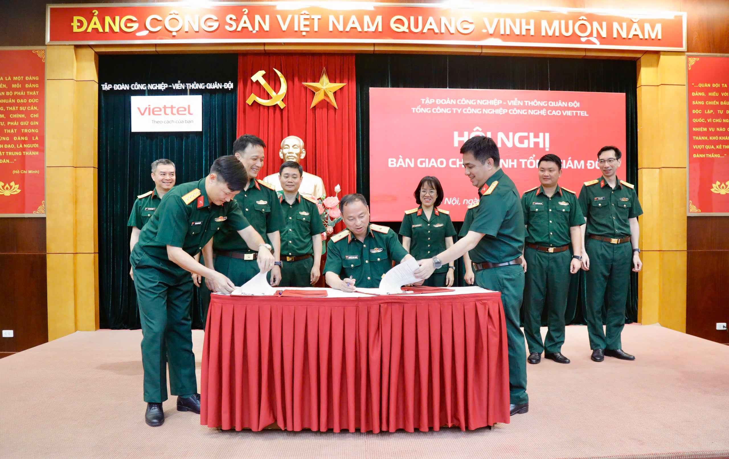 z7077905392758_7cdadc37d445f15d7ae83e9dfc1d7445