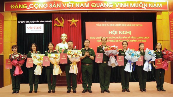 TCT VHT tổ chức Hội nghị trao quyết định thăng quân hàm và nâng lương Quân nhân chuyên nghiệp