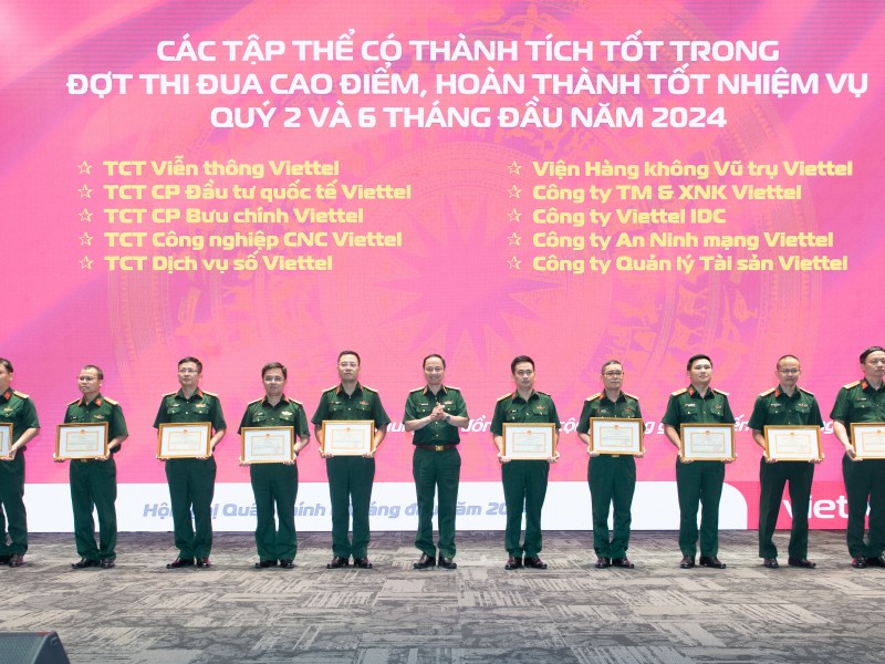 TCT VHT nhận bằng khen và cờ thi đua của Tập đoàn