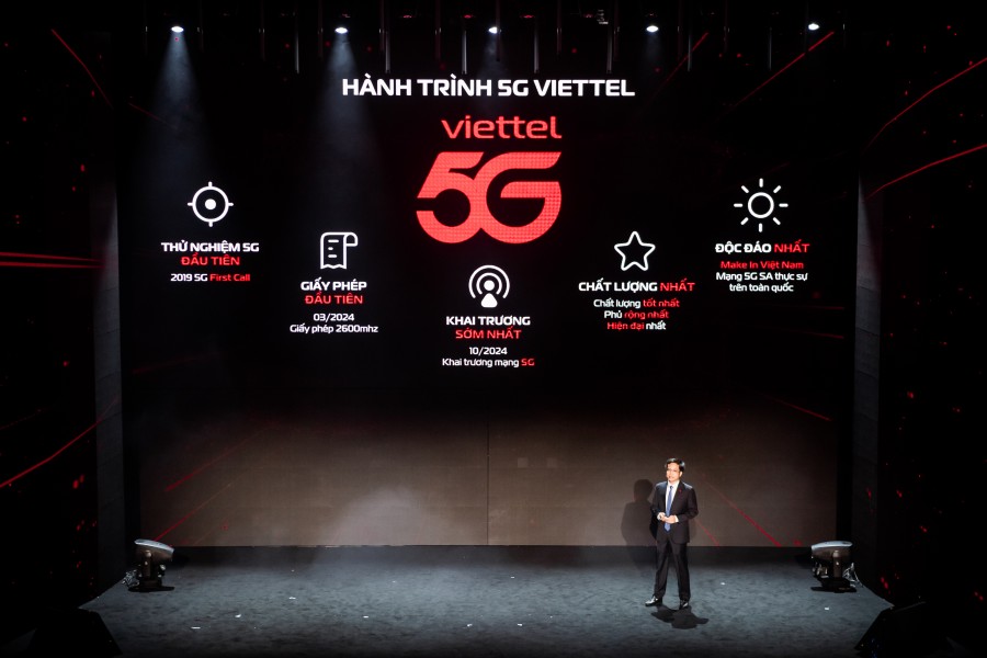 PTGĐ VTNet Hà Minh Tuấn thuyết trình tại sự kiện khai trương 5G Viettel