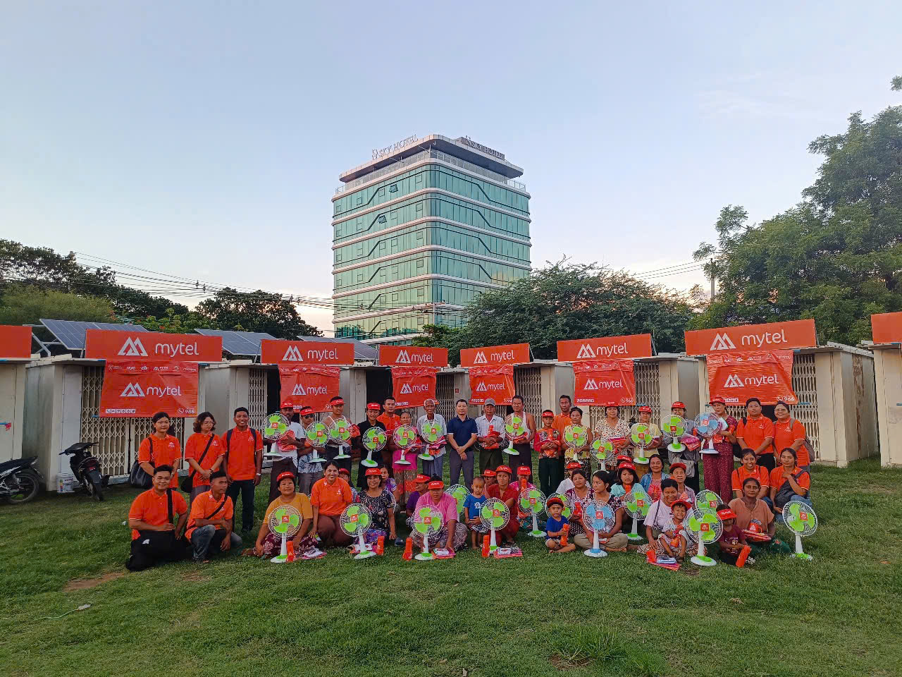 Mytel - Nhà tạm tái chế (3)