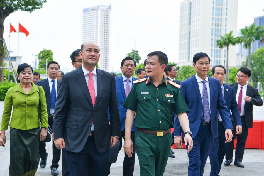 Phó Thủ tướng Campuchia: 'Metfone là dự án cực kỳ thành công'