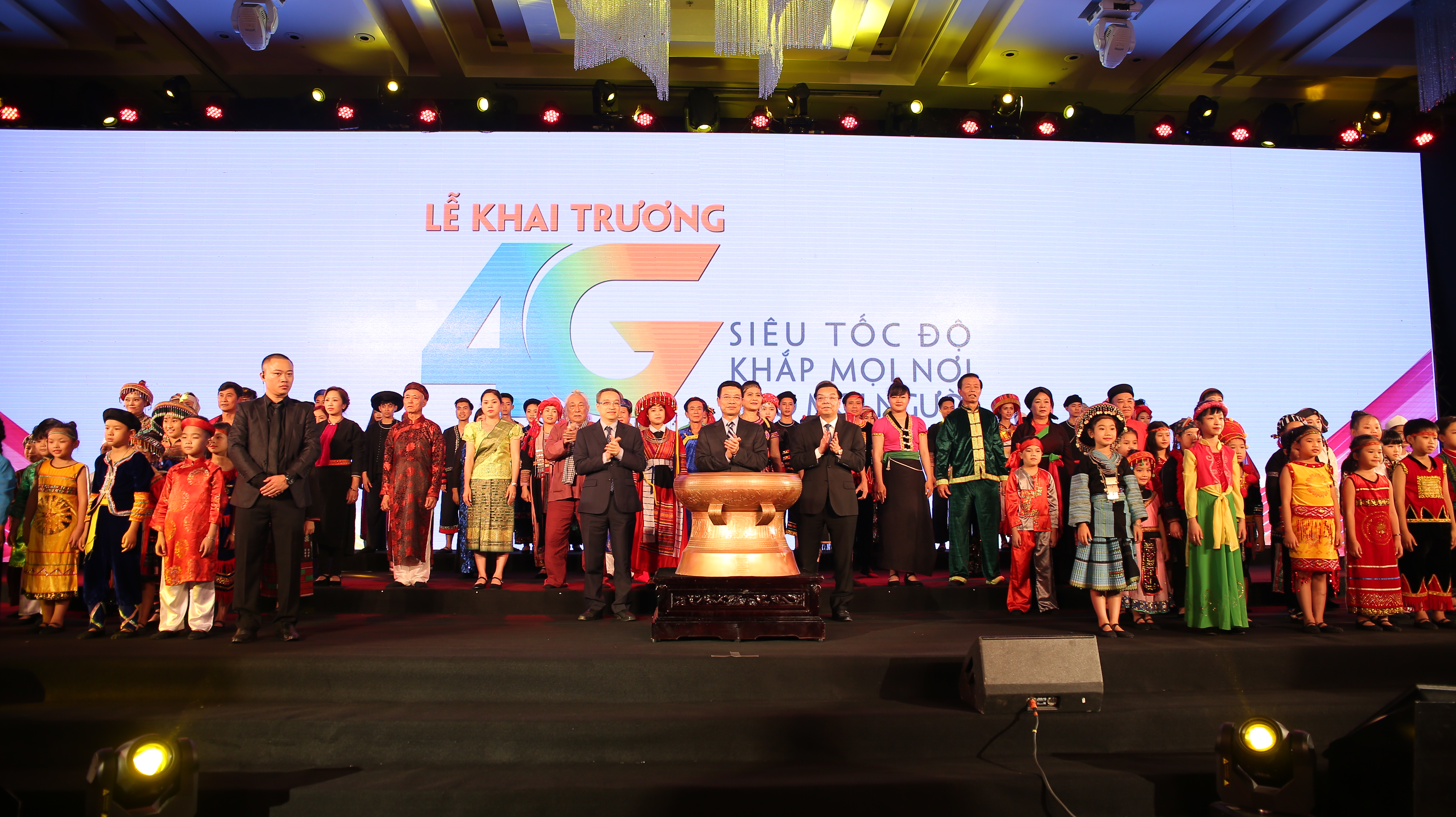 17 khai truong 4G