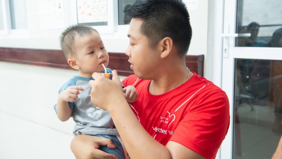 Viettel chung tay khám tim miễn phí cho gần 700 em nhỏ Quảng Bình