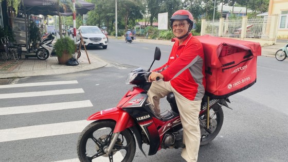 'Bố Thủy' của các đồng nghiệp bưu chính Viettel Đồng Tháp