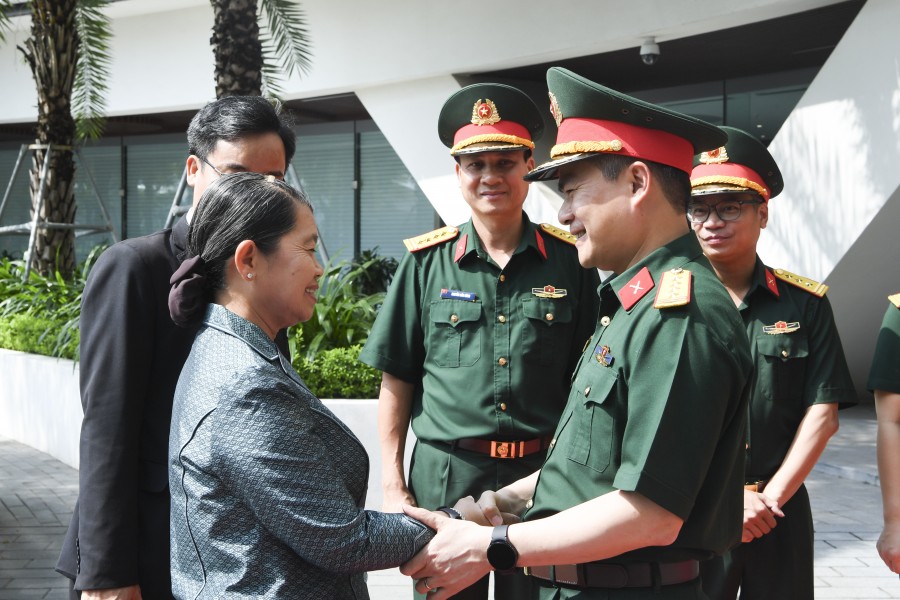 Phó Thủ tướng Campuchia: ‘Ở đâu khó khăn thì ở đó có Metfone'