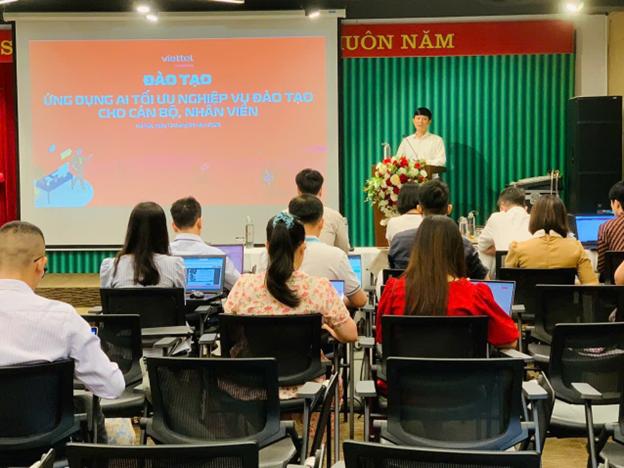 Phó Giám đốc Học viện - Thượng tá Đặng Tài Hân phát biểu chỉ đạo