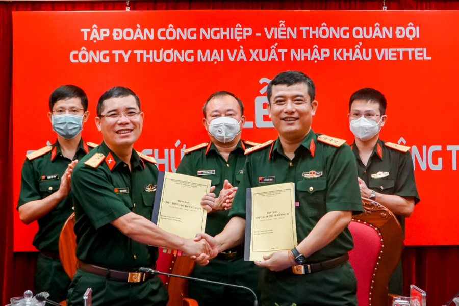 Đồng chí Đỗ Mạnh Hùng nhận nhiệm vụ Chủ tịch Viettel Commerce