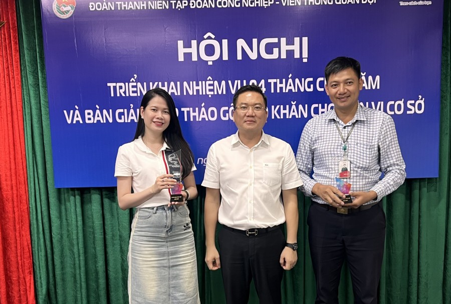 02 giải Nhì được trao cho VHT, VTM